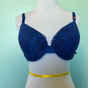 Victoria’s Secret lace bra